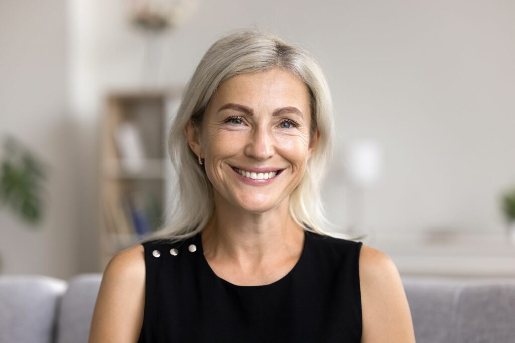 Dating-Profil: fotogene ältere Frau