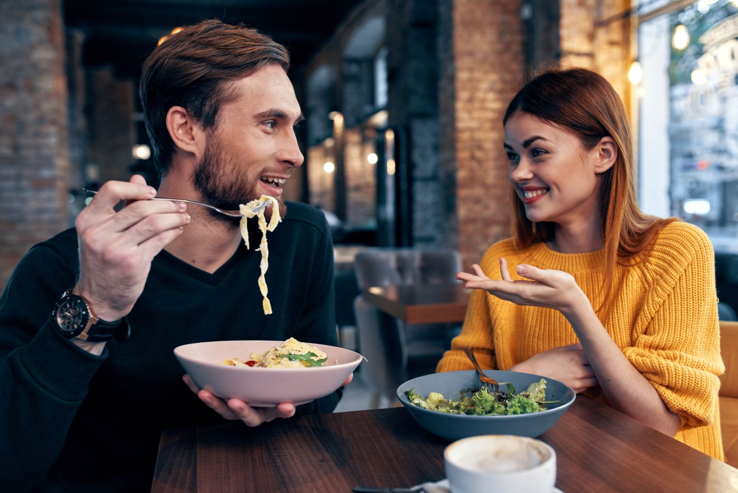 Das perfekte erste Date planen: Der ultimative Ratgeber für Location, Outfit und Gesprächsthemen