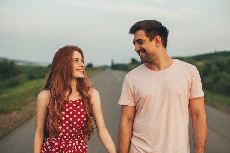 Excited,Girl,And,Boy,Having,Their,First,Date,Smiling,And